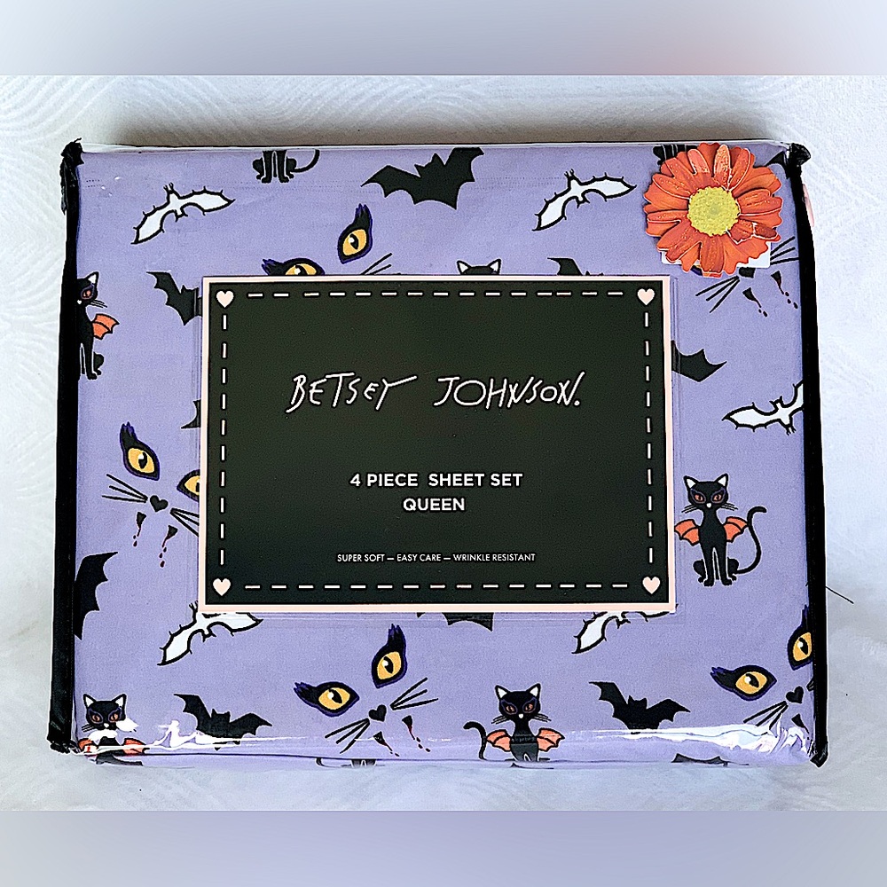 Betsey Johnson Lavender Cat and Bat Sheet Set